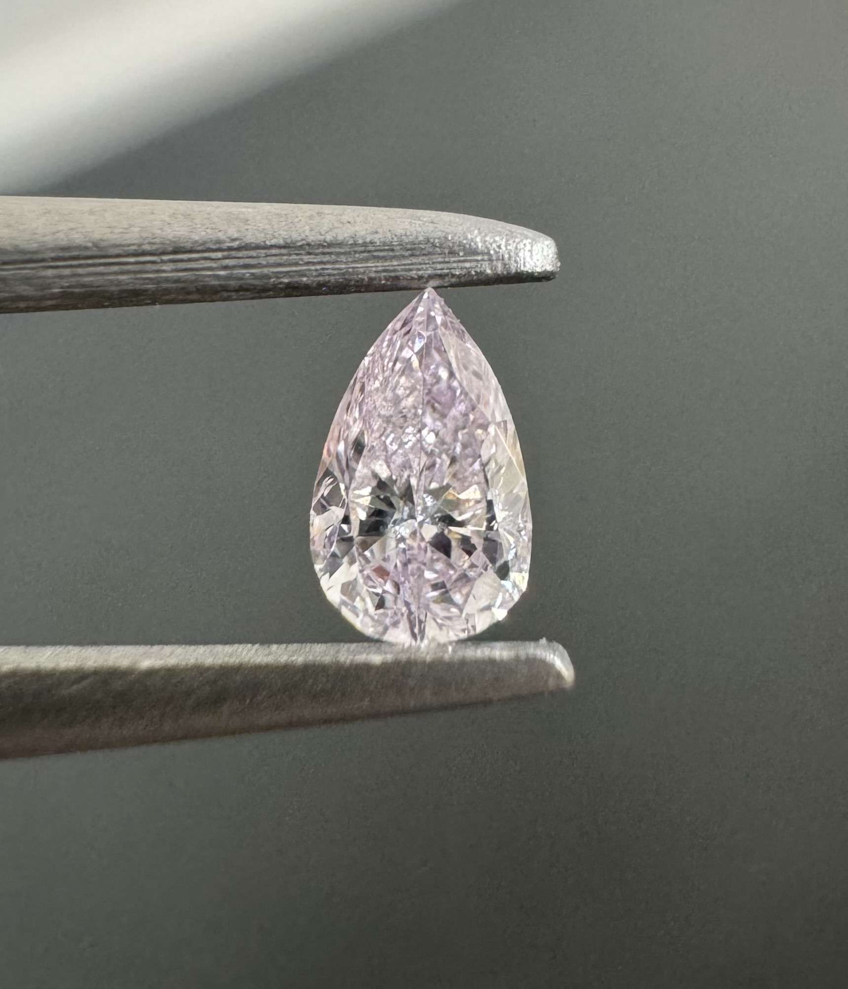 0.09ct  SI1 PEAR