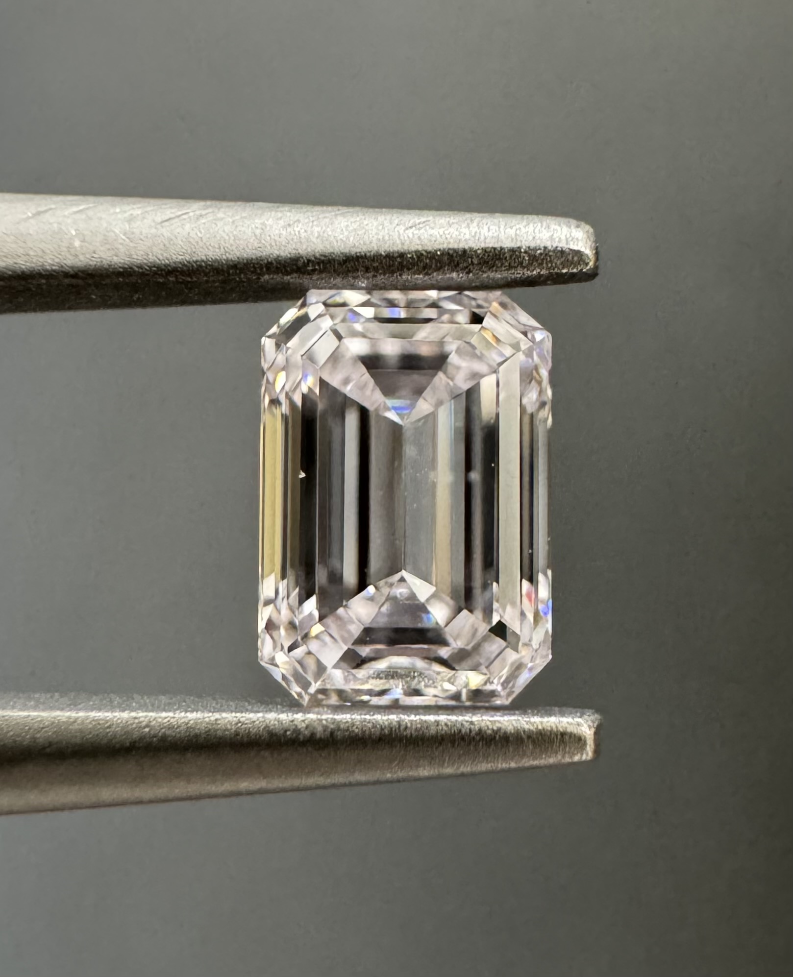 0.41ct  VS2 EMERALD