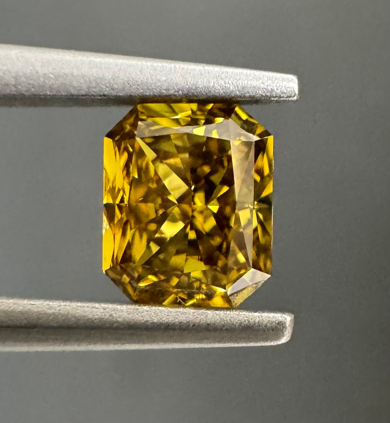 0.45ct  VS1 RADIANT