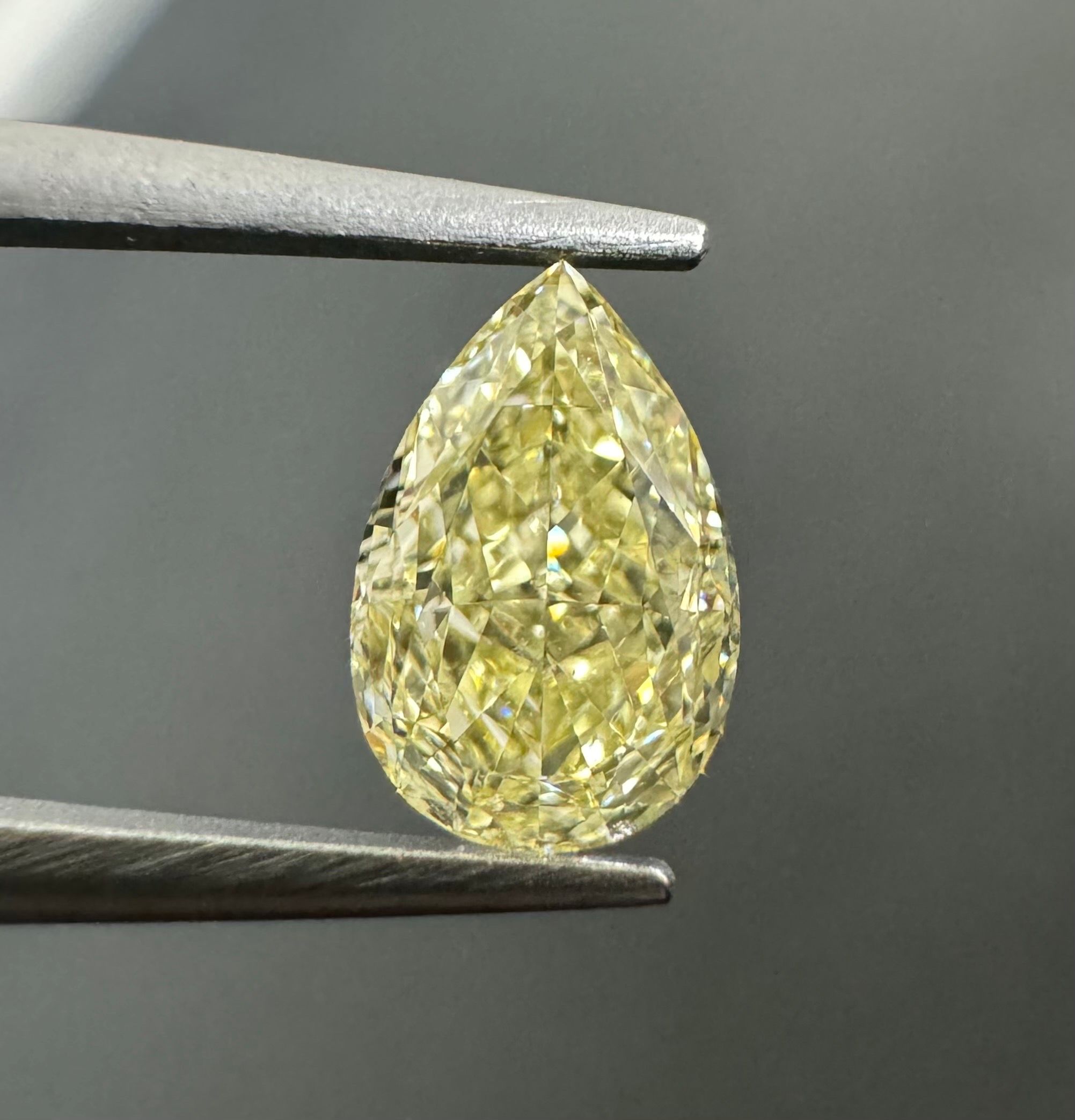 0.51ct  VVS1 PEAR