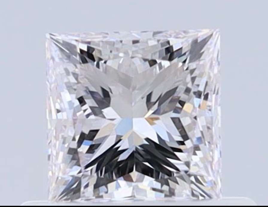 0.51 ct Přírodní Barevný Square VVS2