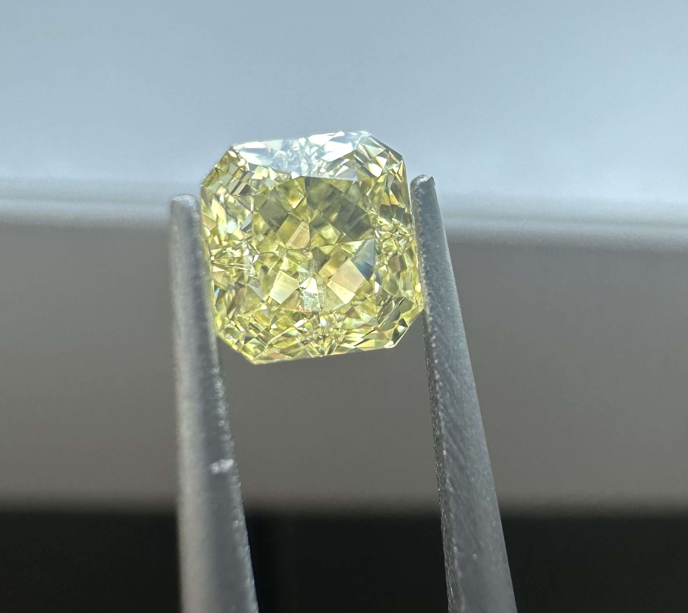 0.45ct  VS2 RADIANT