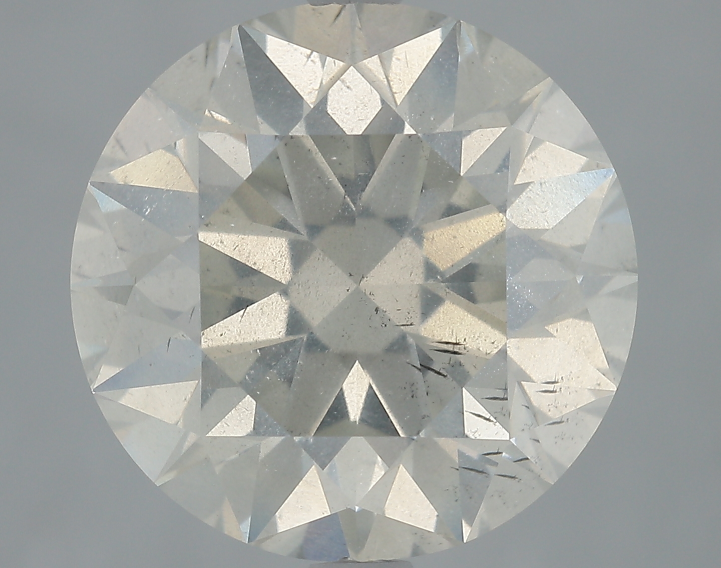 5.04 ct Přírodní Round brilliant I I2