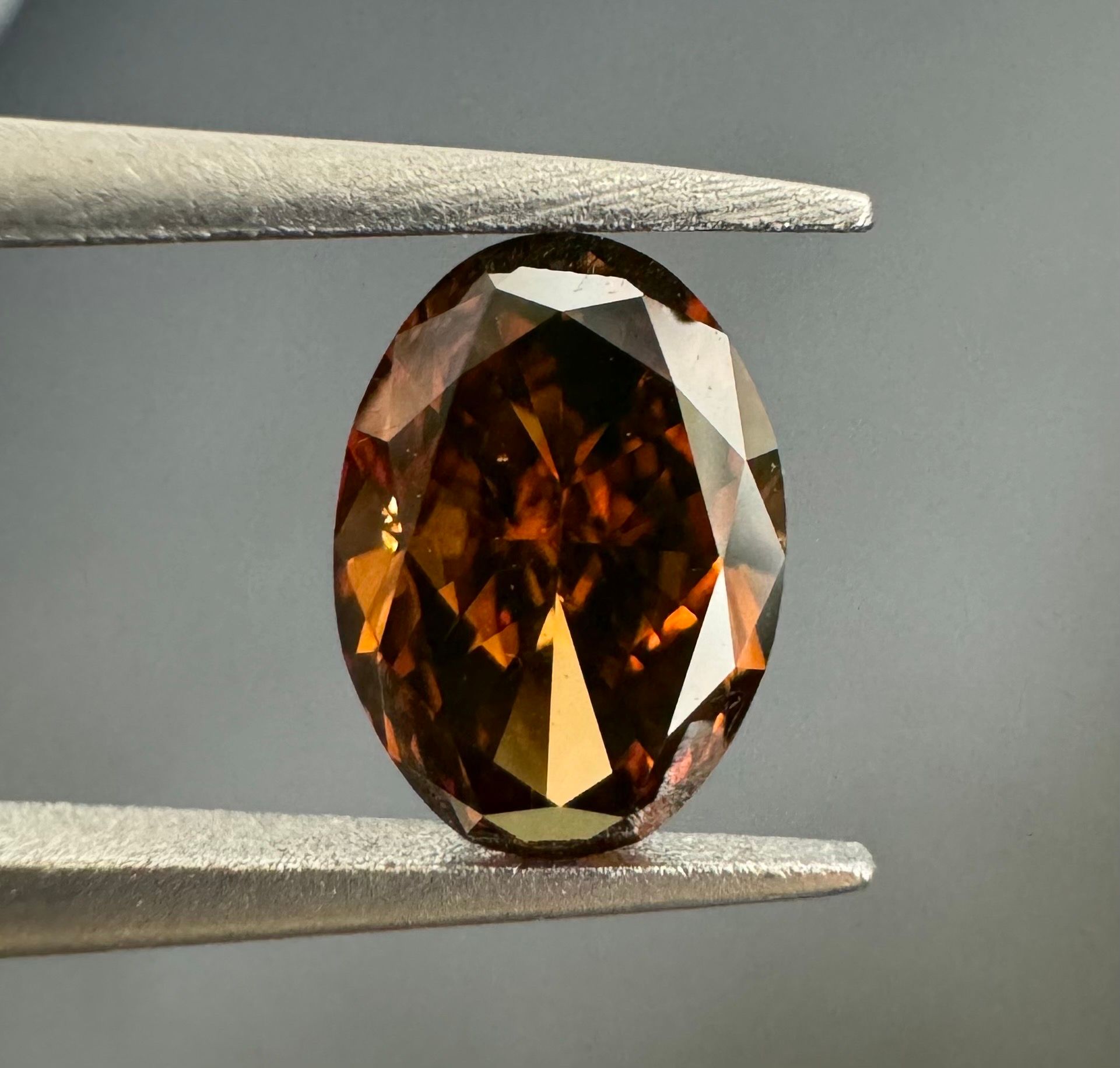 0.56ct  VS2 OVAL