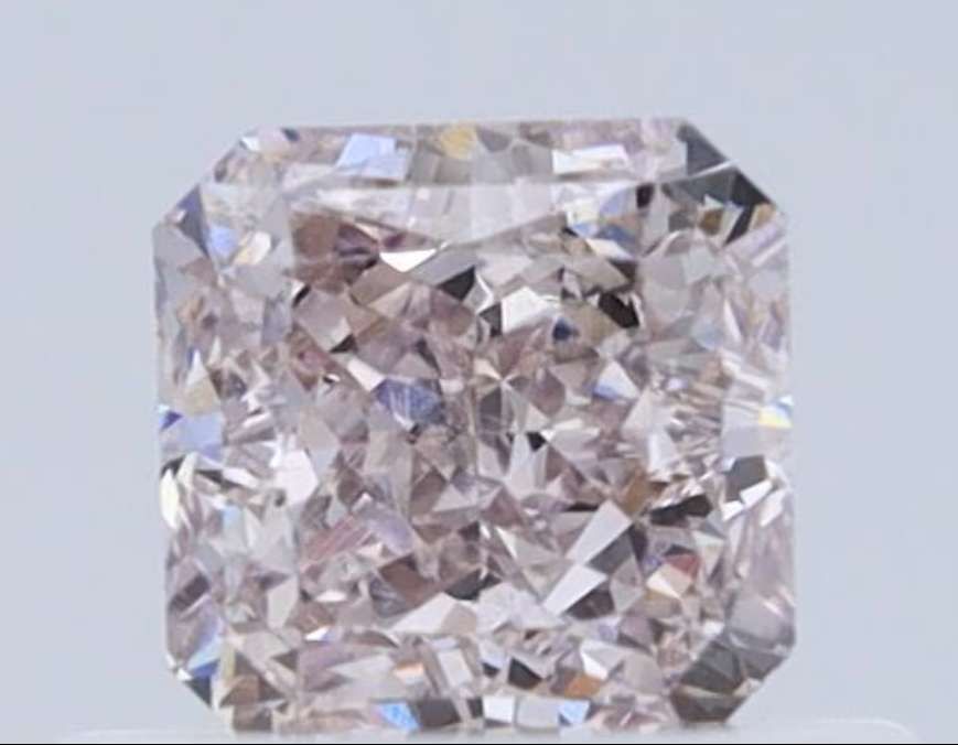 0.51 ct Přírodní Barevný Square VS1