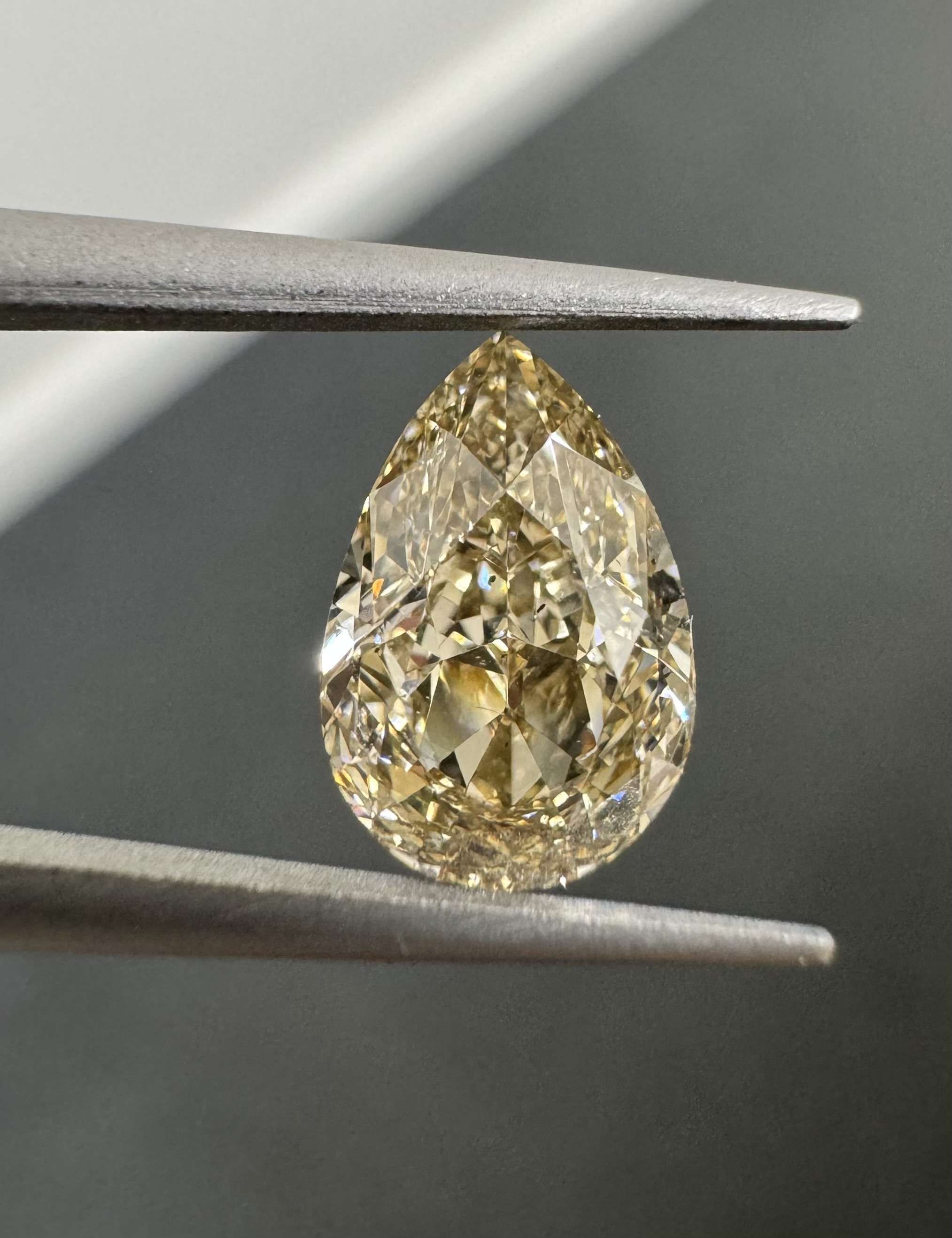 1.7ct  SI1 PEAR
