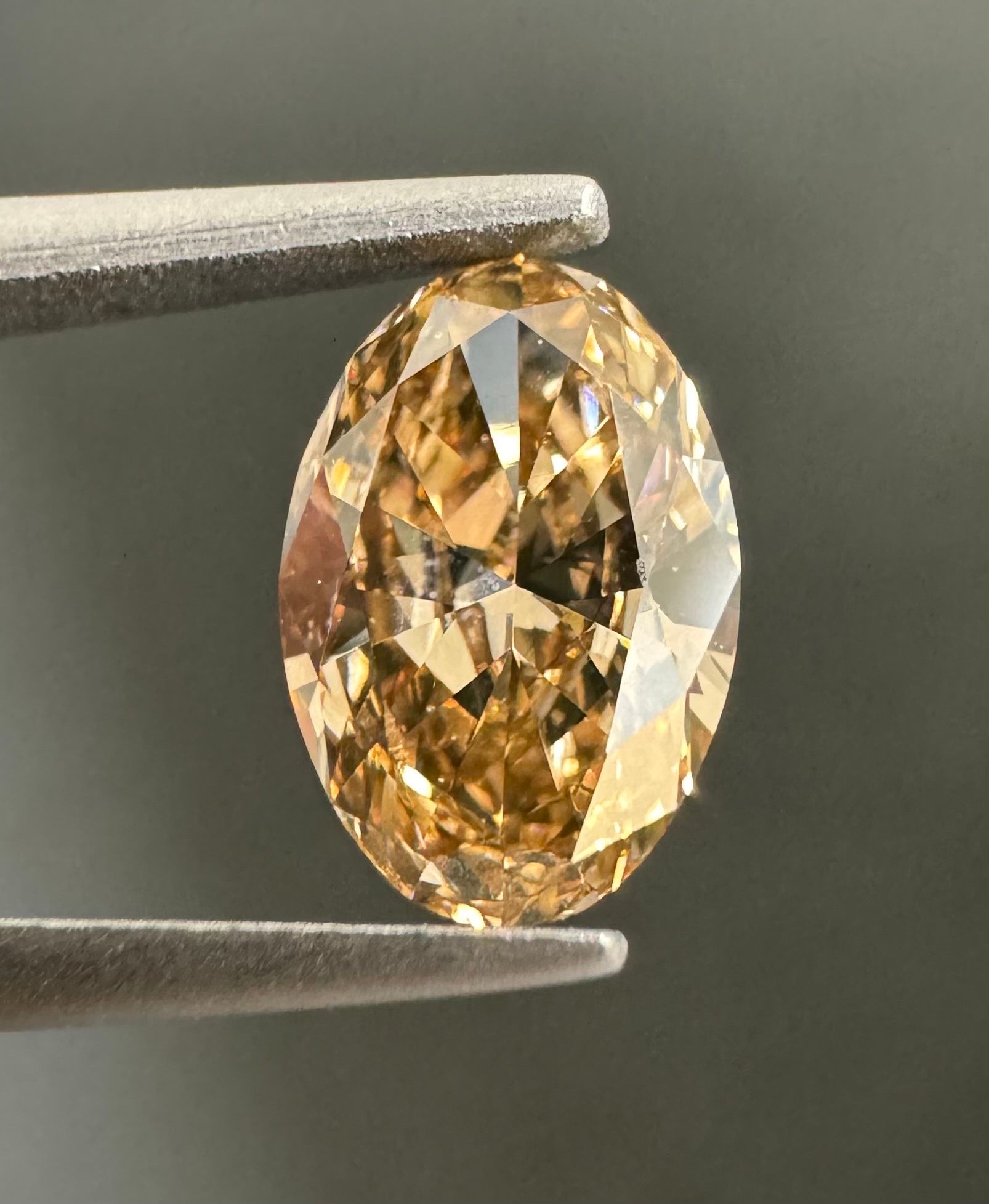 0.9ct  SI1 OVAL