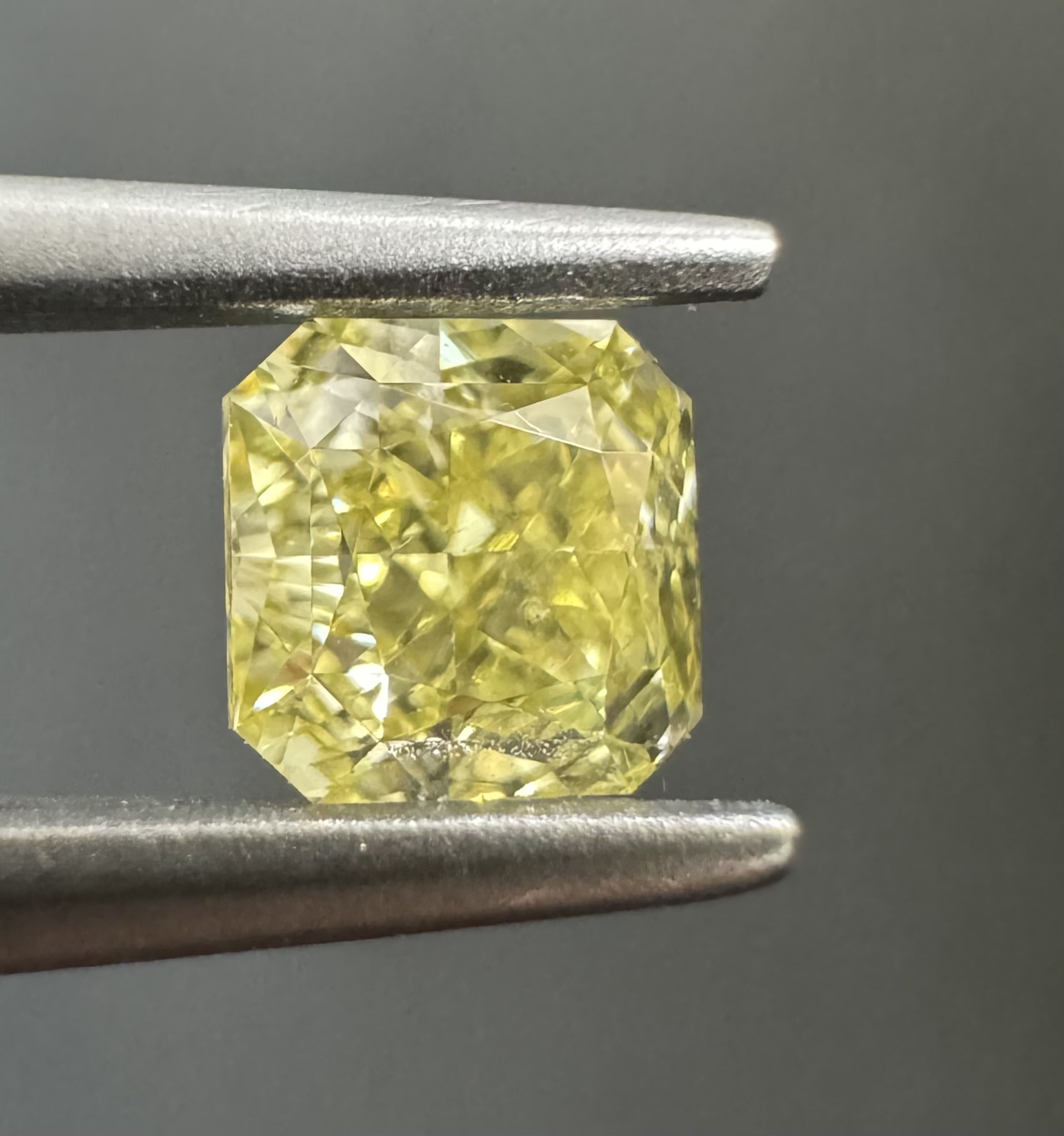 0.51ct  SI1 SQUARE RADIANT