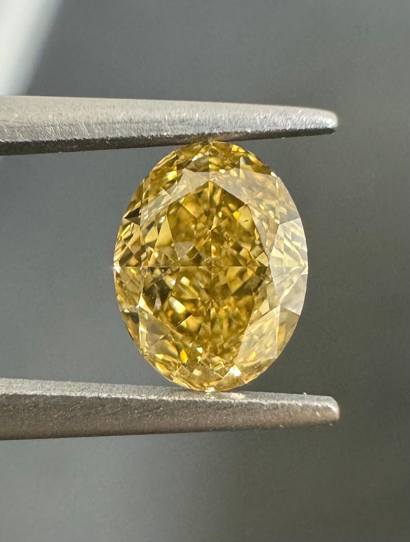 0.71ct  VS2 OVAL
