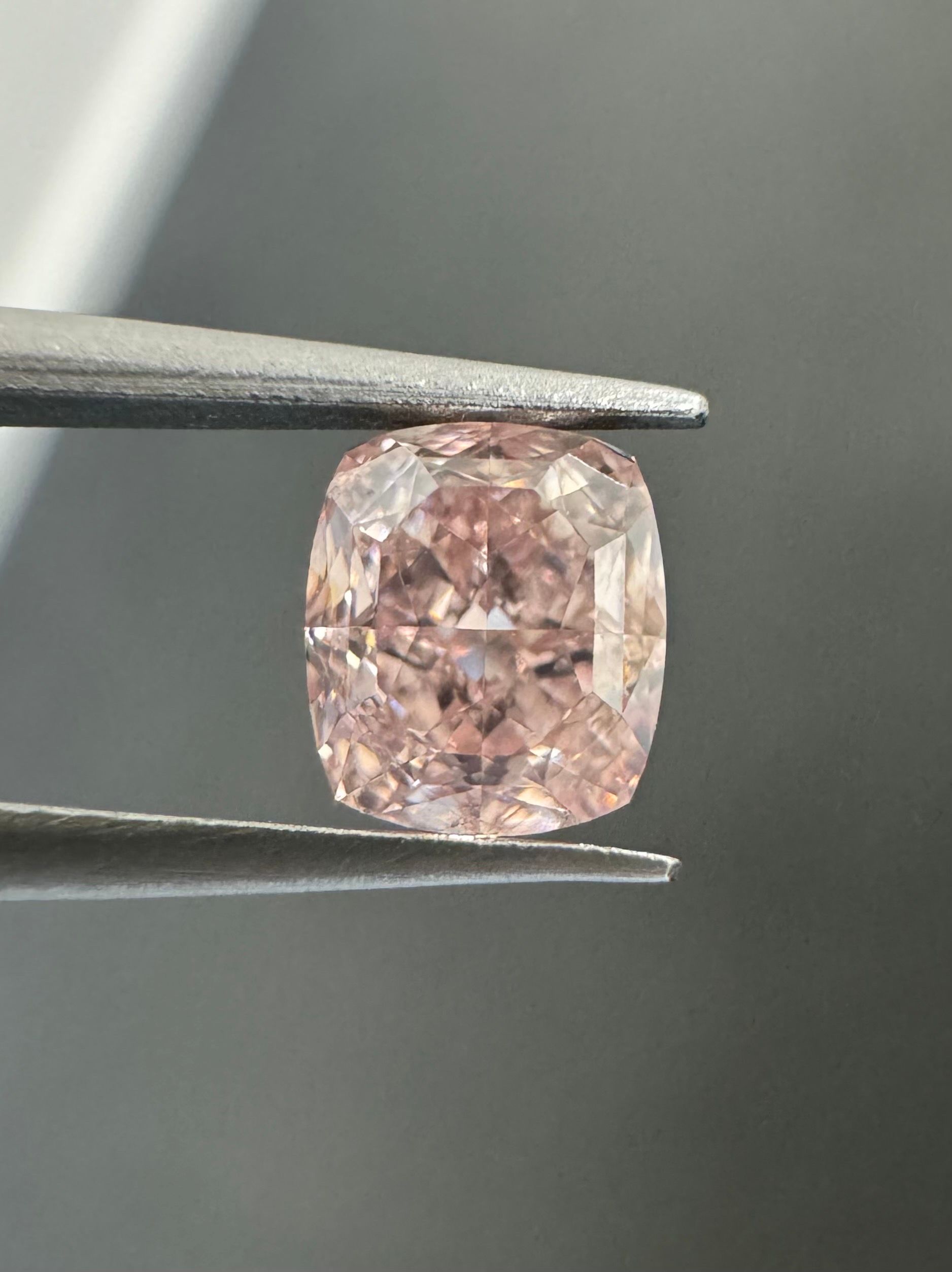 0.52 ct Přírodní Barevný Cushion VS1