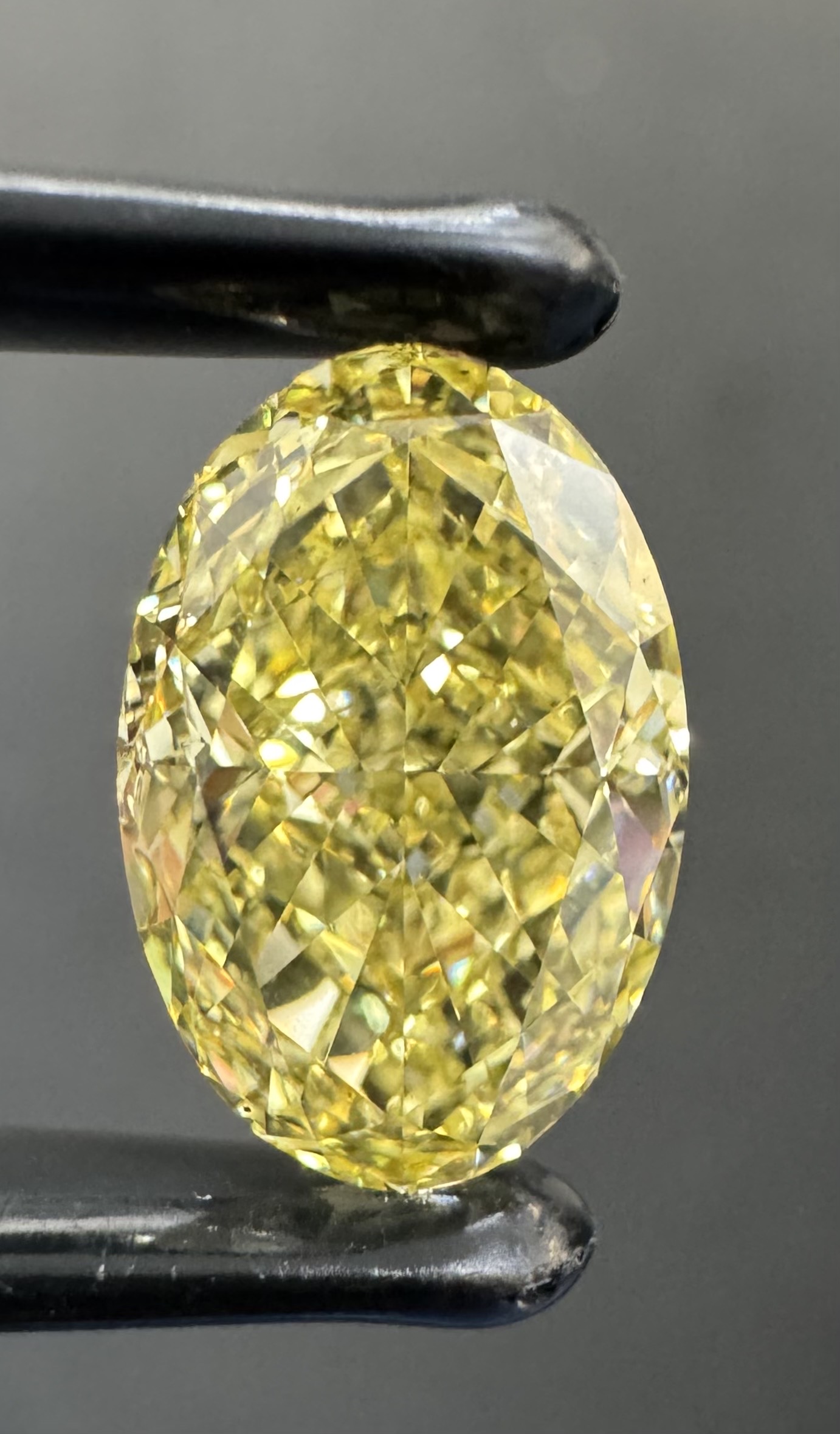 20.05 ct Prírodný Farebný Pear IF