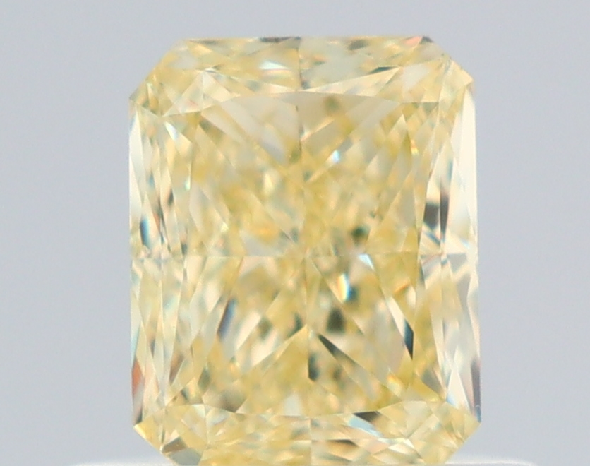 0.6ct  VS1 RADIANT
