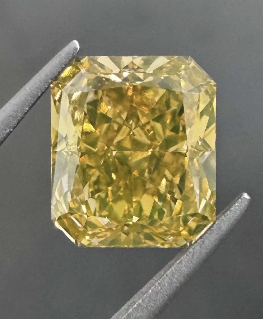 3.01ct  VS1 RADIANT