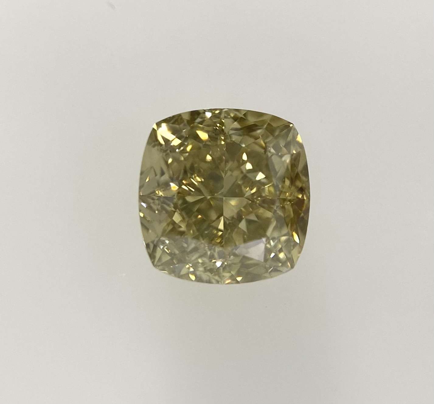 2.01ct  SI1 CUSHION