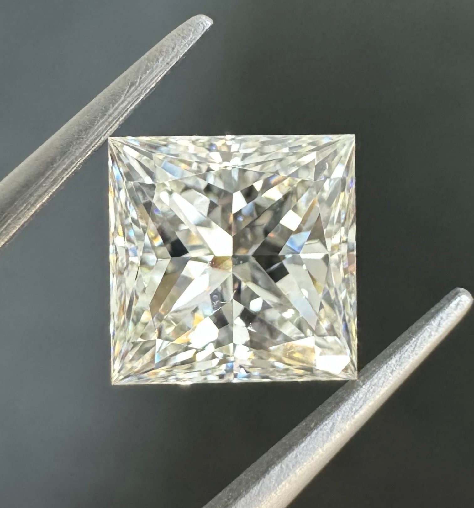 2.39ct K VVS1 PRINCESS