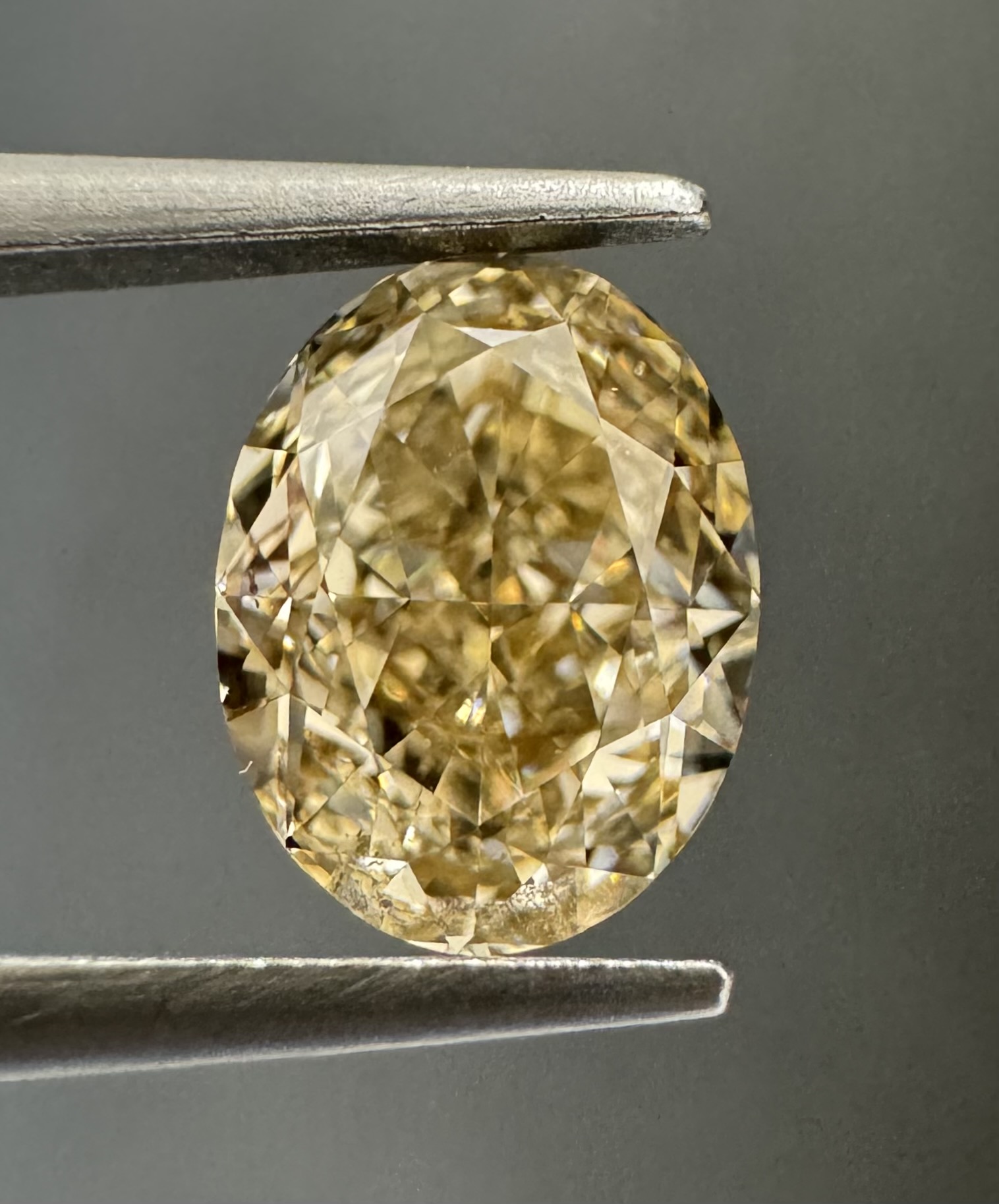 1.04ct  SI1 OVAL