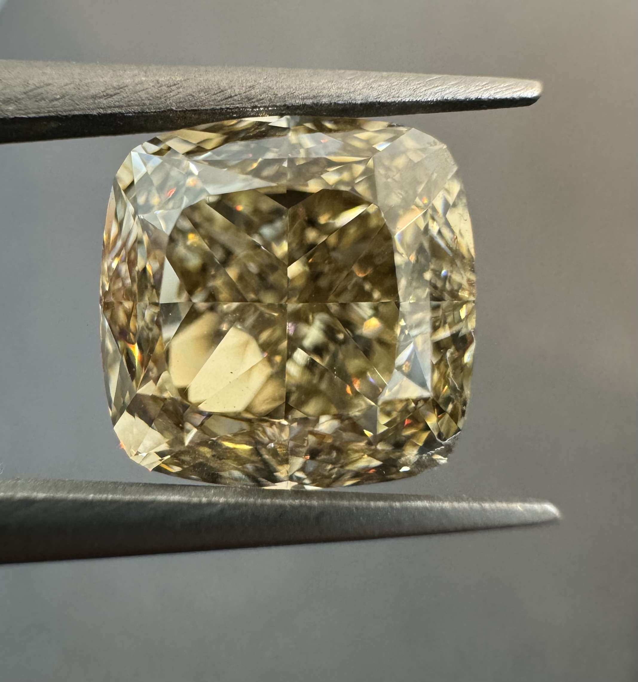 3.5ct  VS1 CUSHION