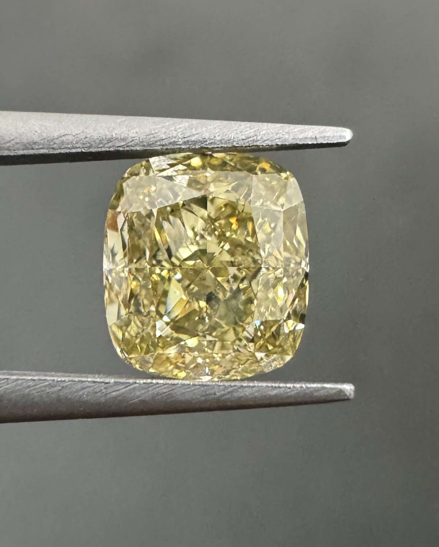 1.25ct  SI1 CUSHION