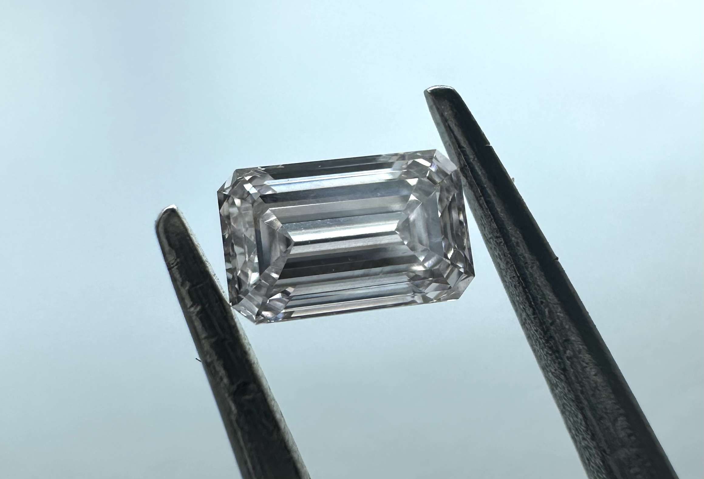 0.3ct  VVS2 EMERALD