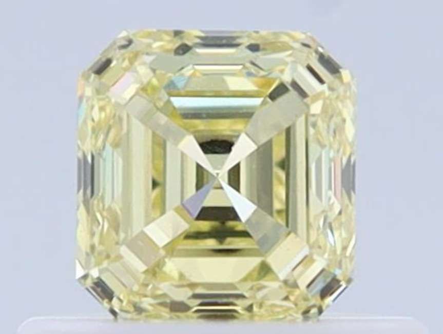 0.51ct  VVS1 SQUARE EMERALD CUT