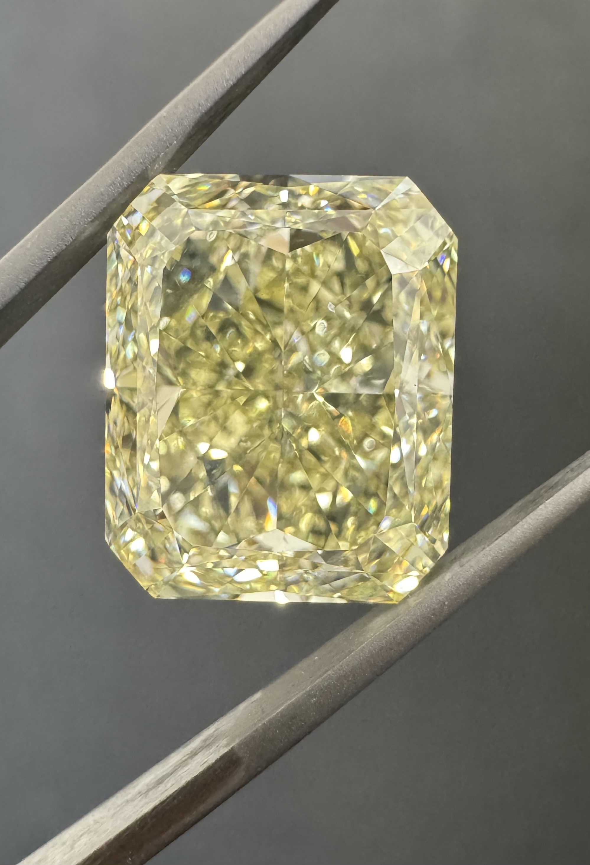 10.05ct  VVS2 RADIANT