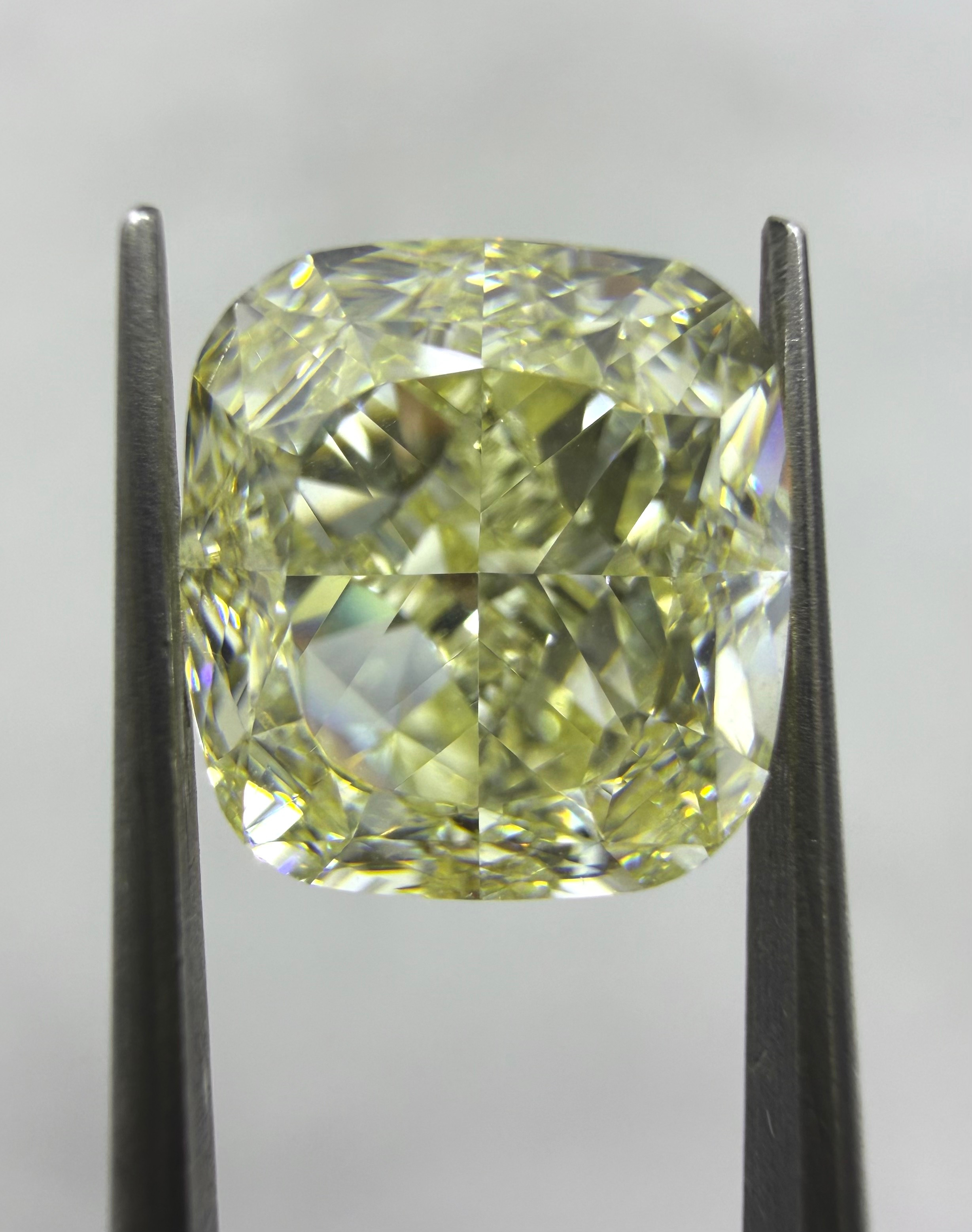 5 ct Natural Cushion Y-Z VS1