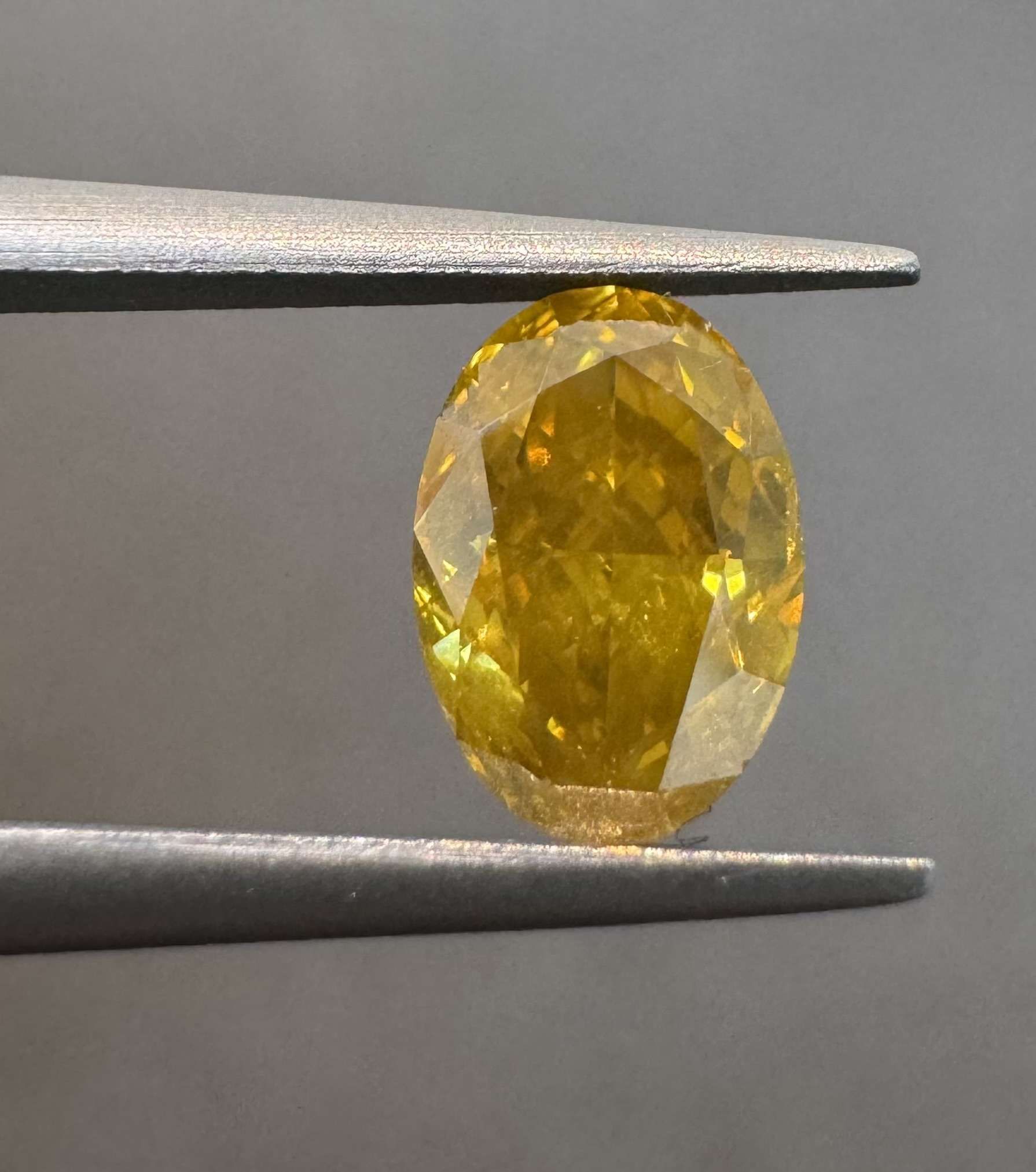 0.77ct  I1 OVAL