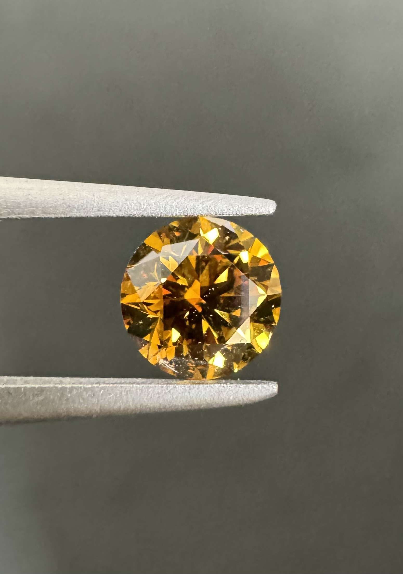 0.63ct  SI1 ROUND