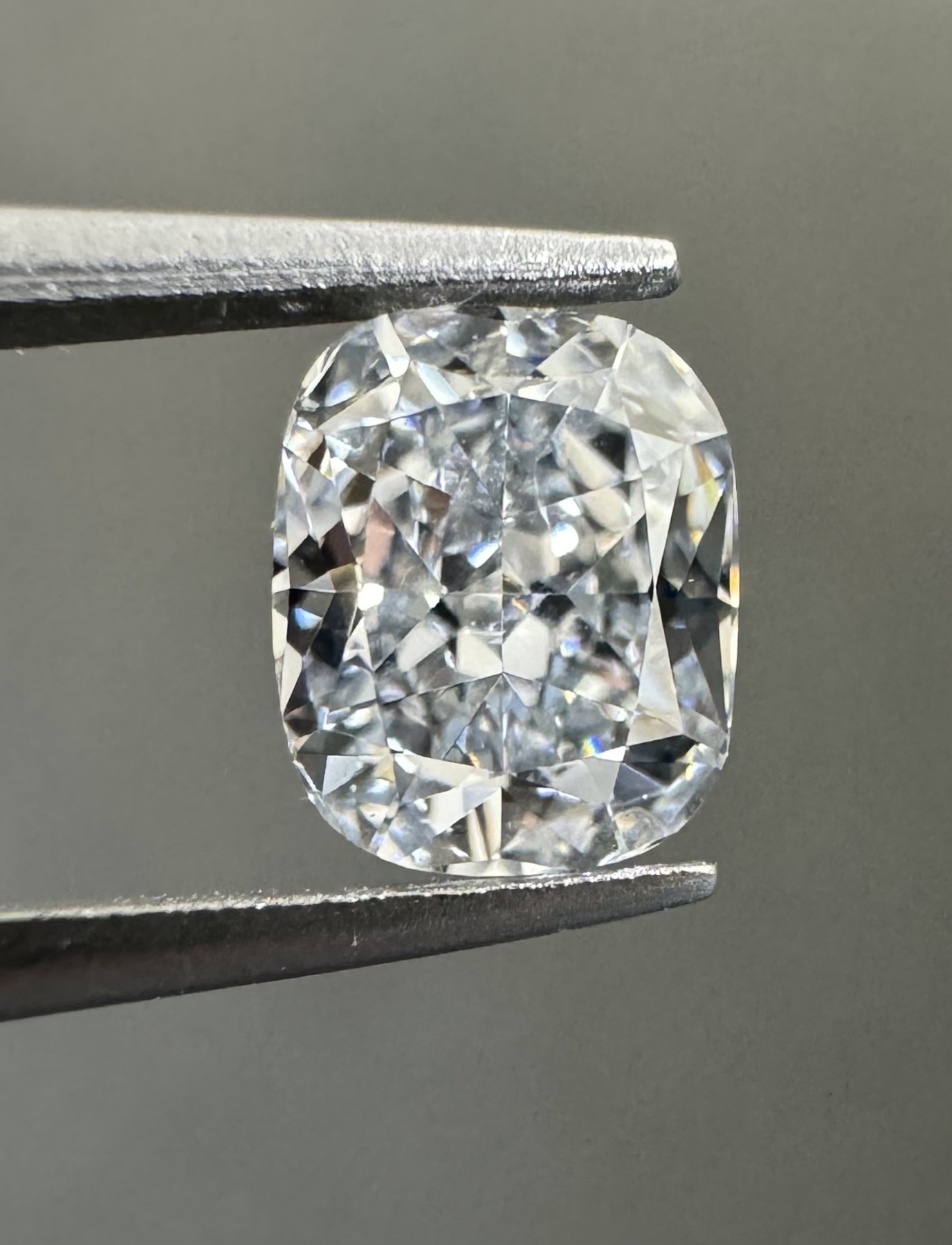0.54ct  VS2 CUSHION
