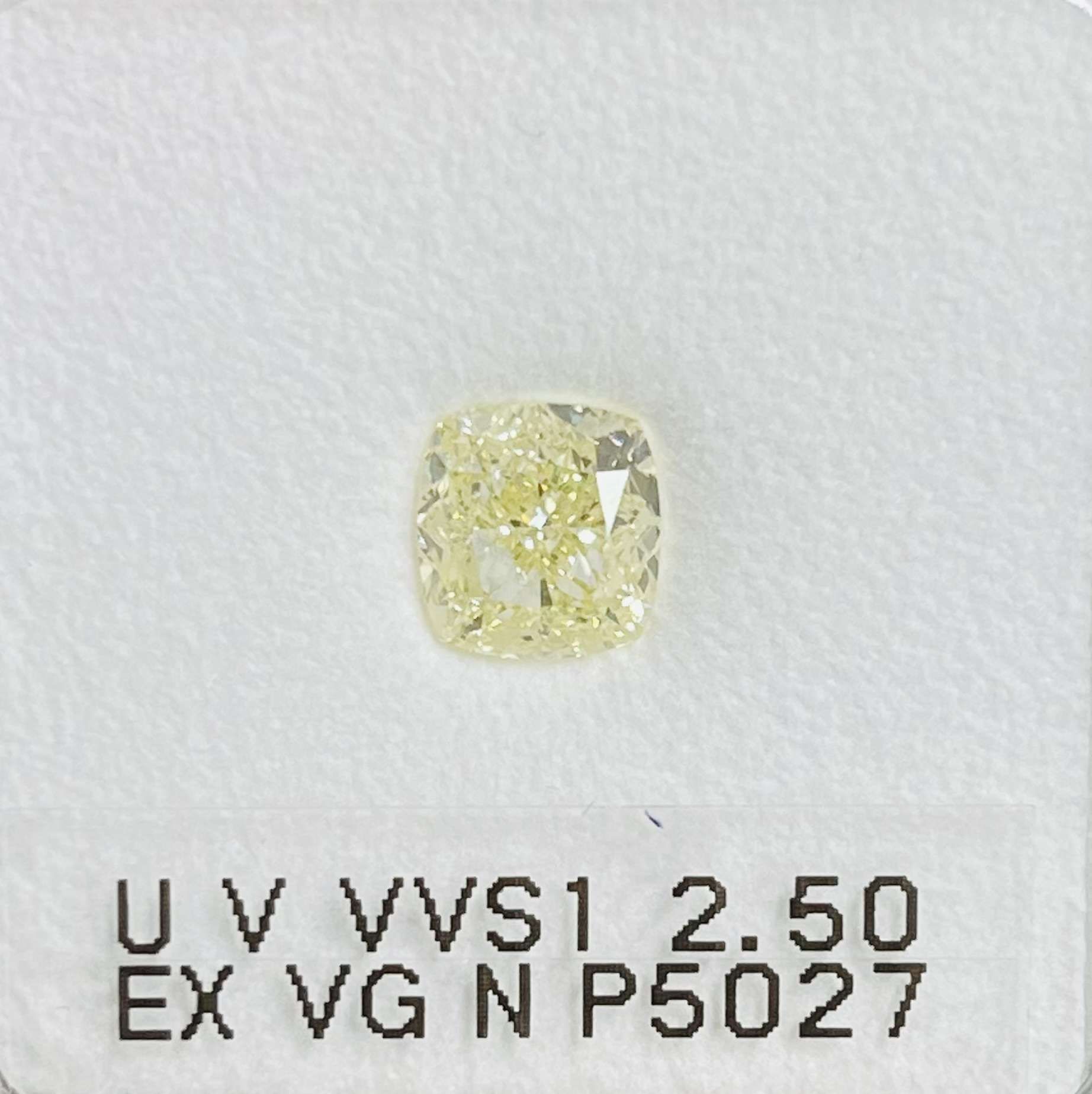 2.5ct U-V VVS1 CUSHION