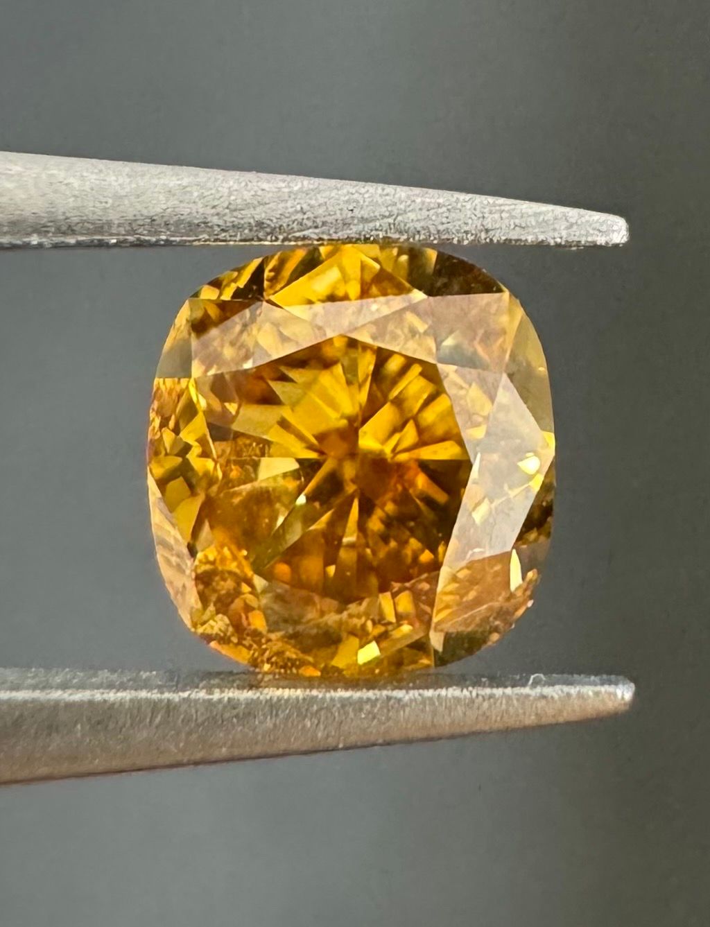 0.72ct  SI2 CUSHION