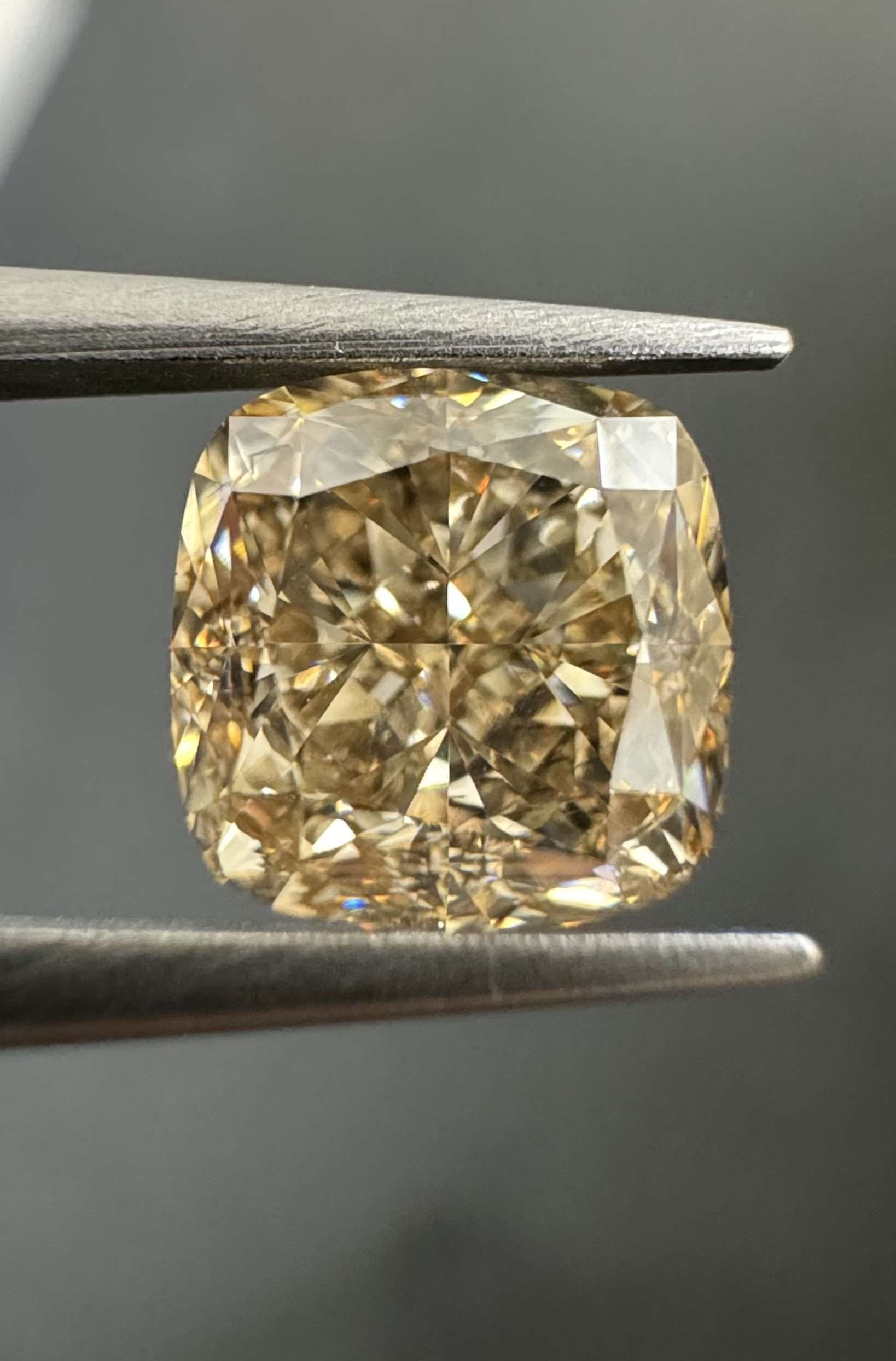 1.56ct  SI1 CUSHION