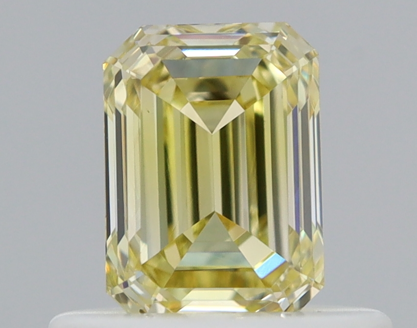 0.52ct  VVS1 EMERALD