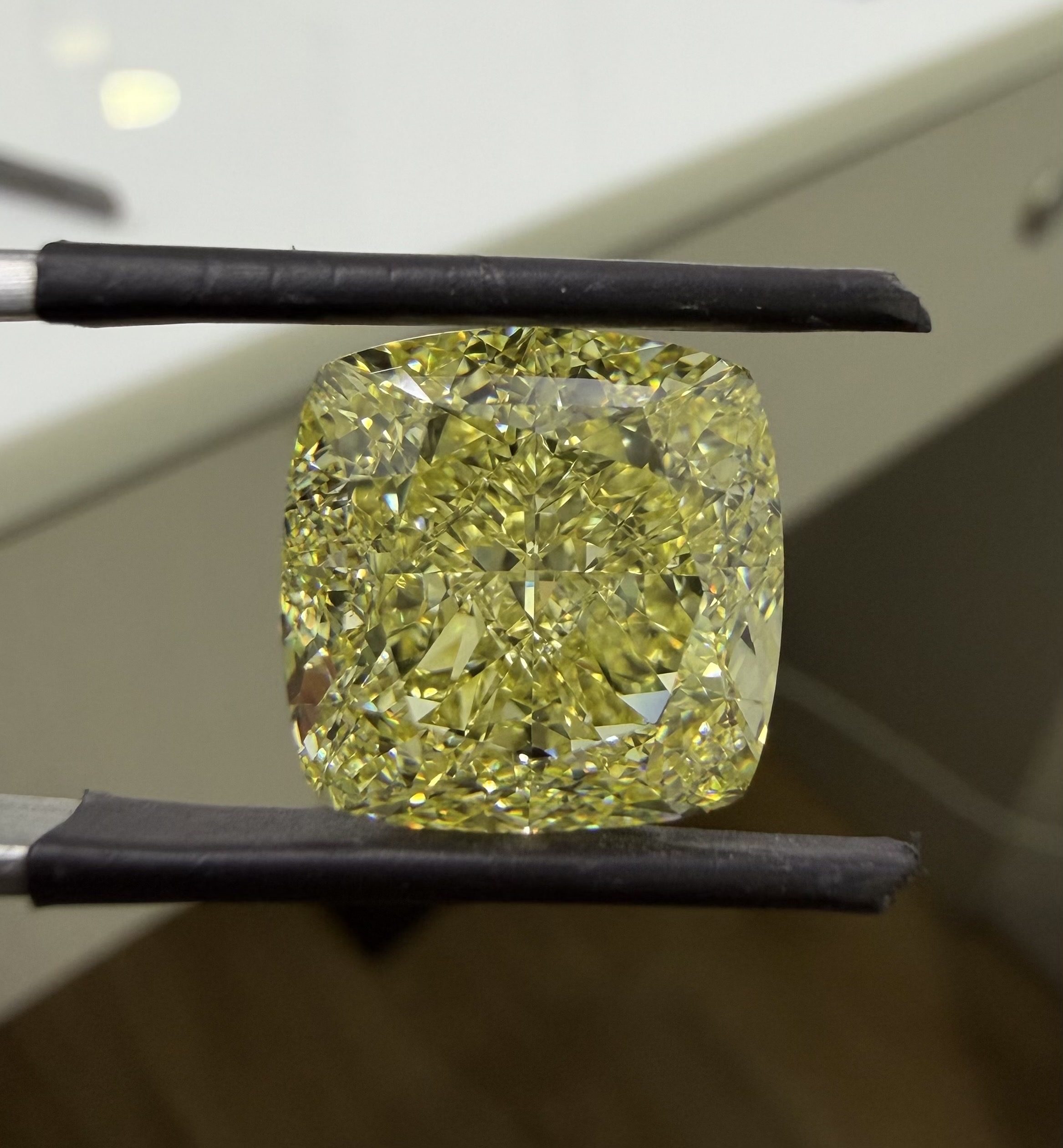 14.07ct  VS2 CUSHION