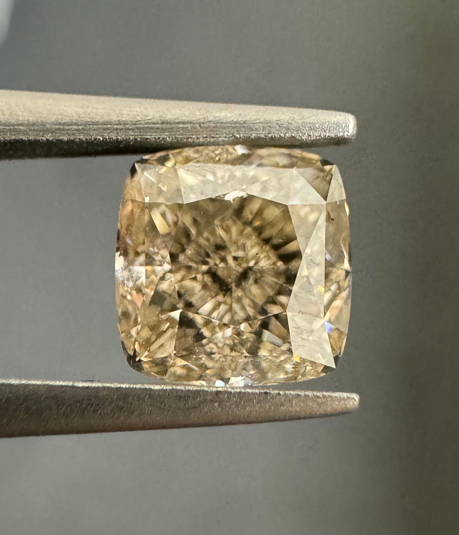 1.09ct  I1 CUSHION