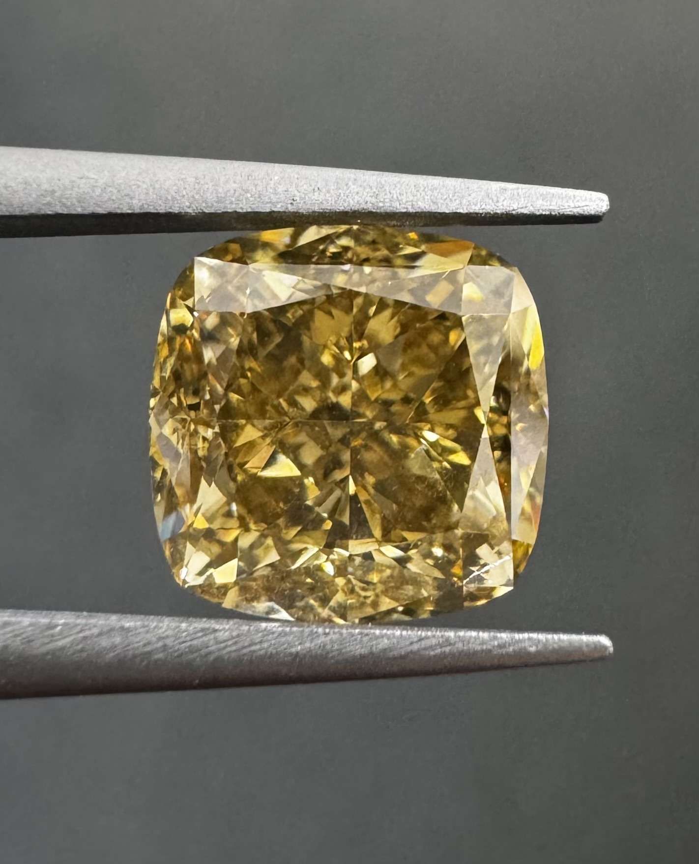 2.54ct  VS2 CUSHION