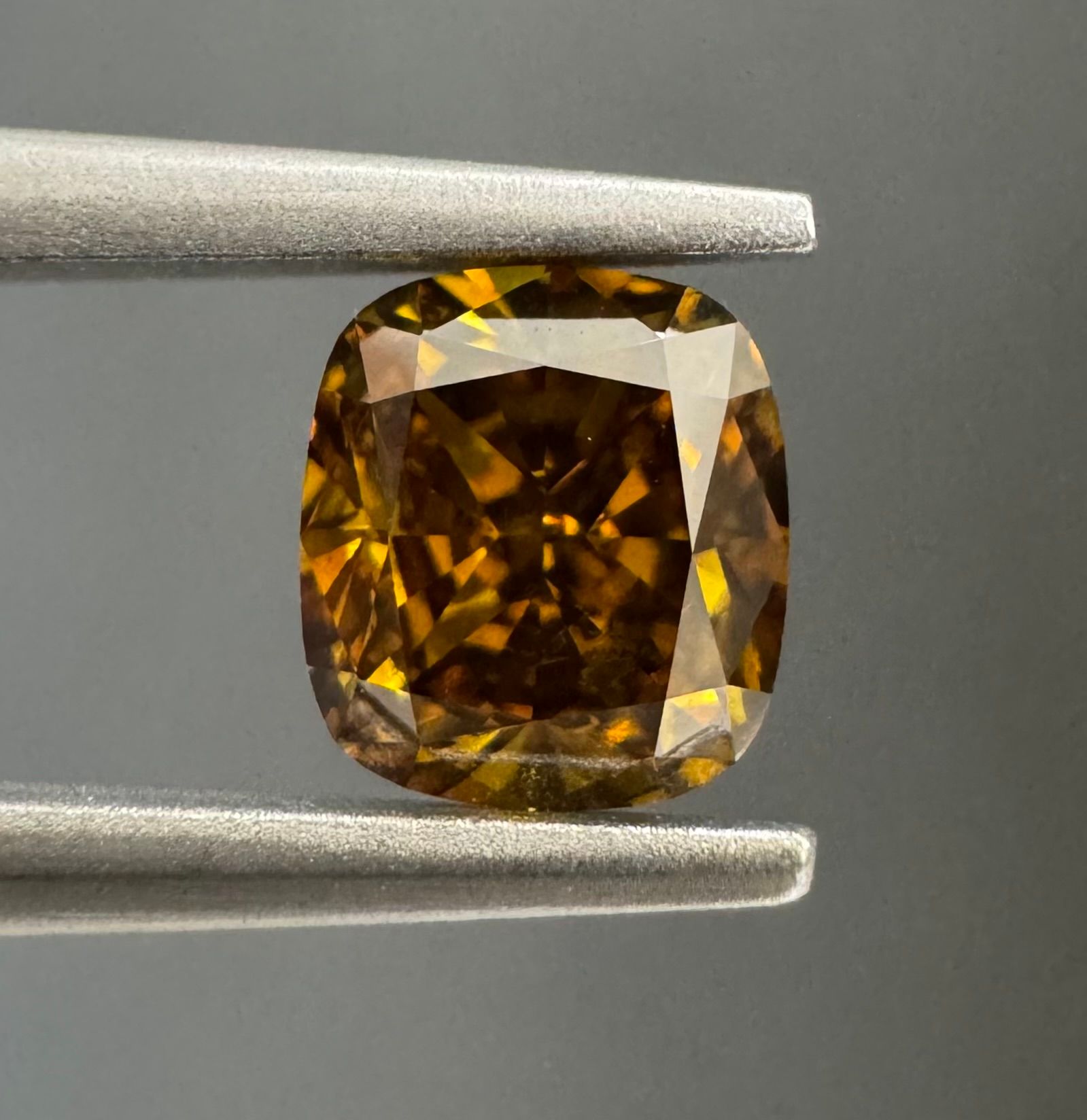 0.7ct  SI1 CUSHION