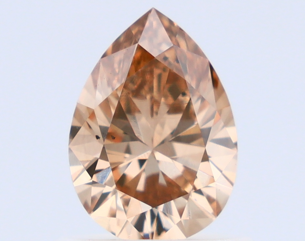 0.74 ct Přírodní Barevný Pear VS2