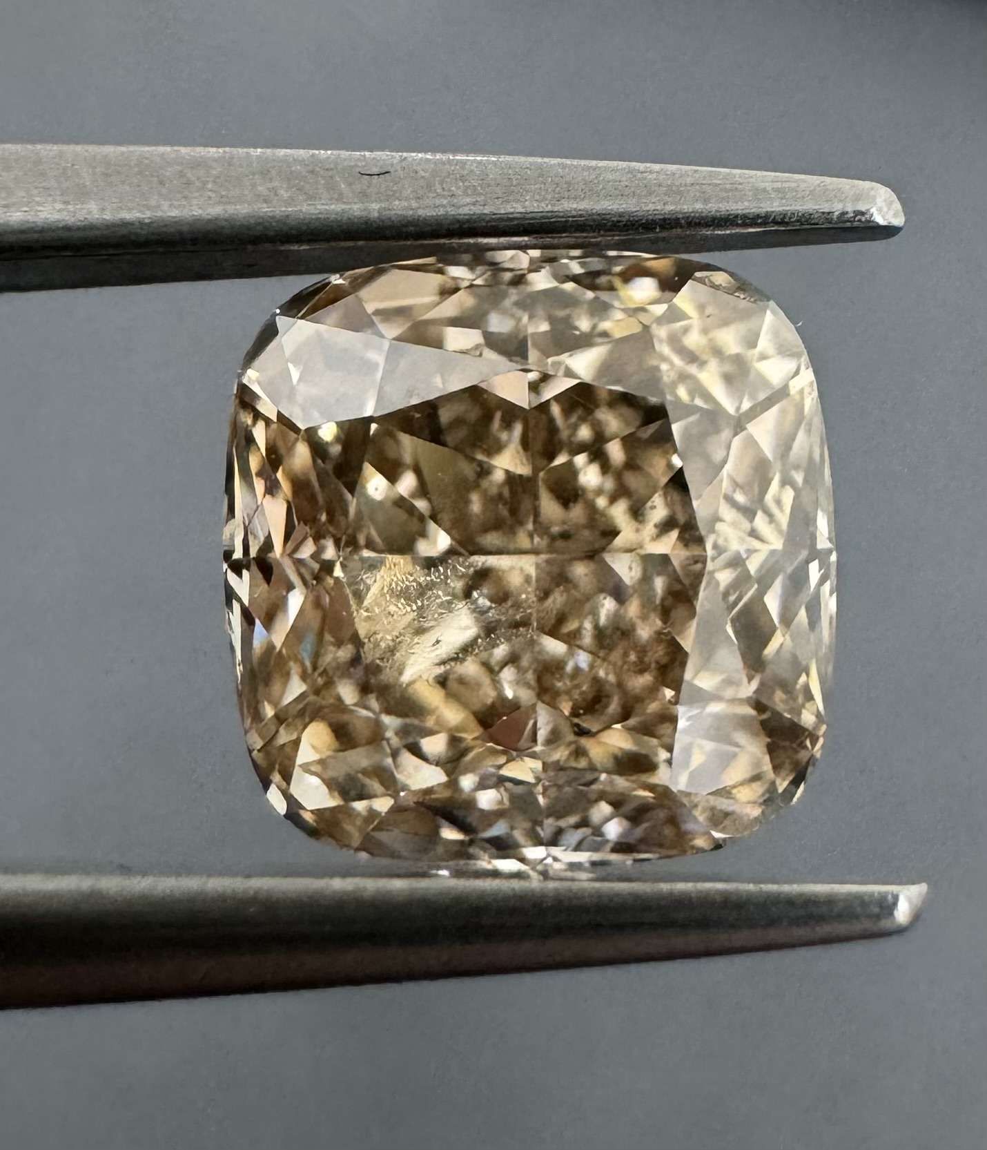2.02ct  SI1 CUSHION