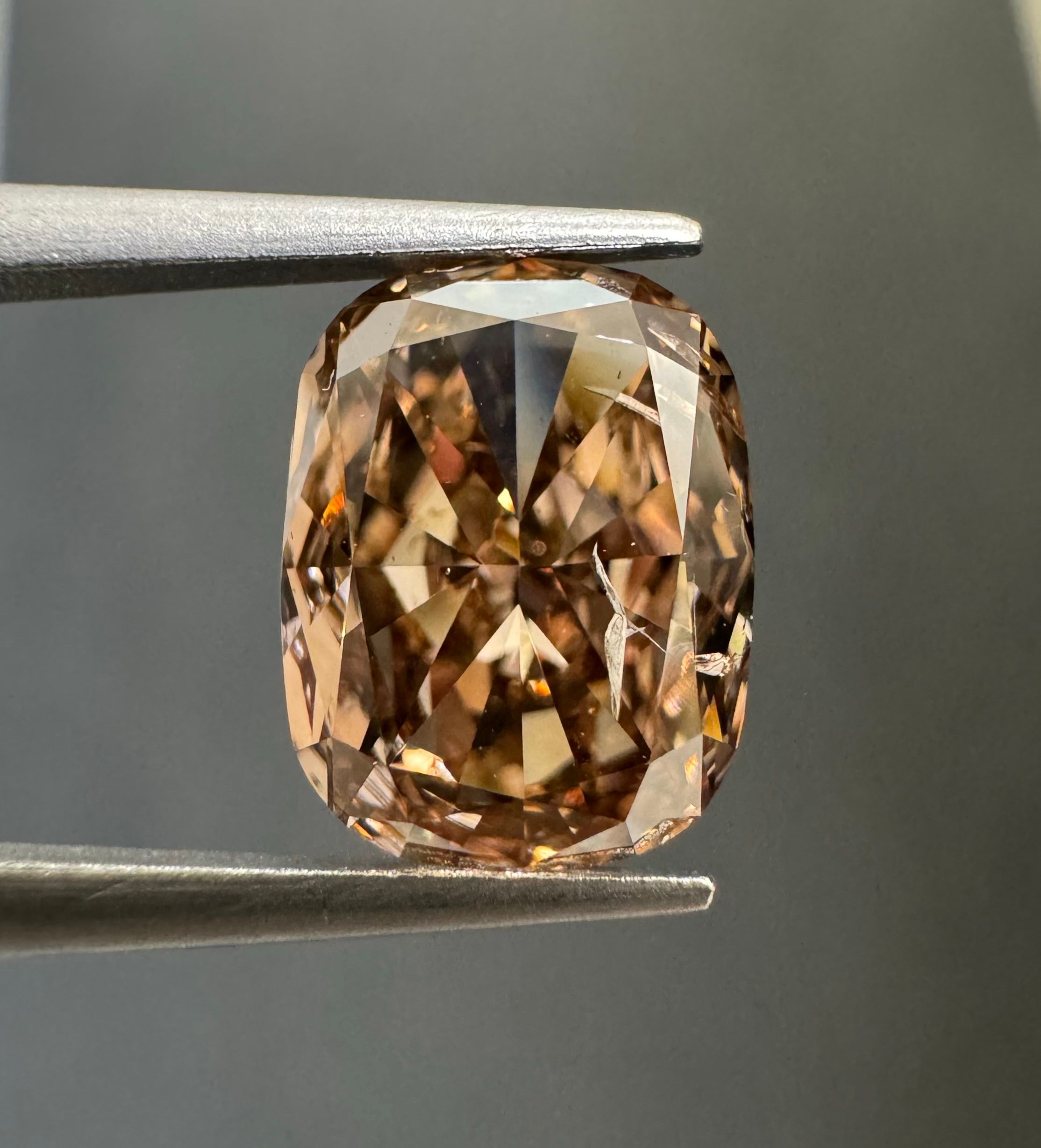 2.08ct  SI2 CUSHION
