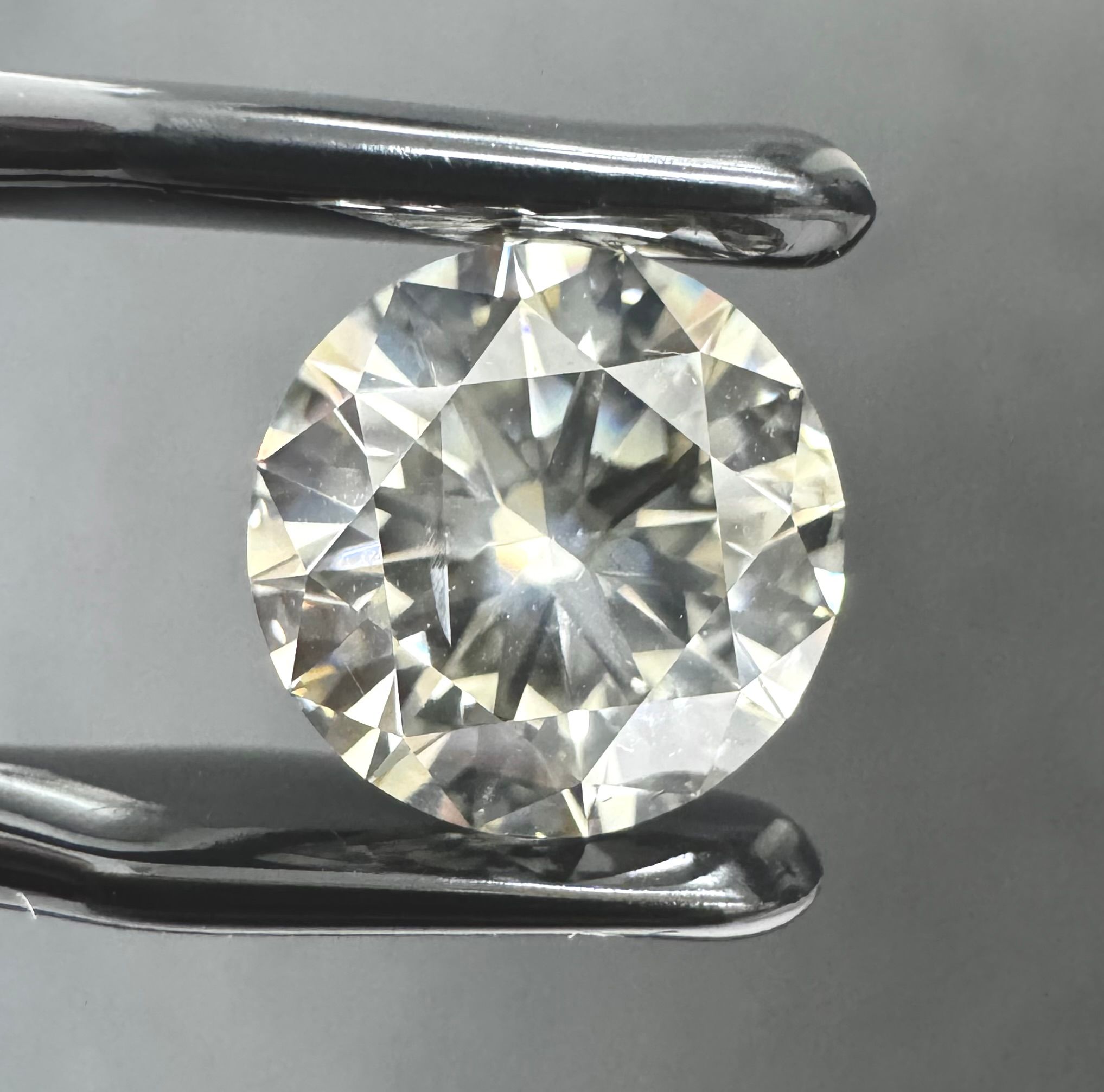 3.05ct N SI2 ROUND