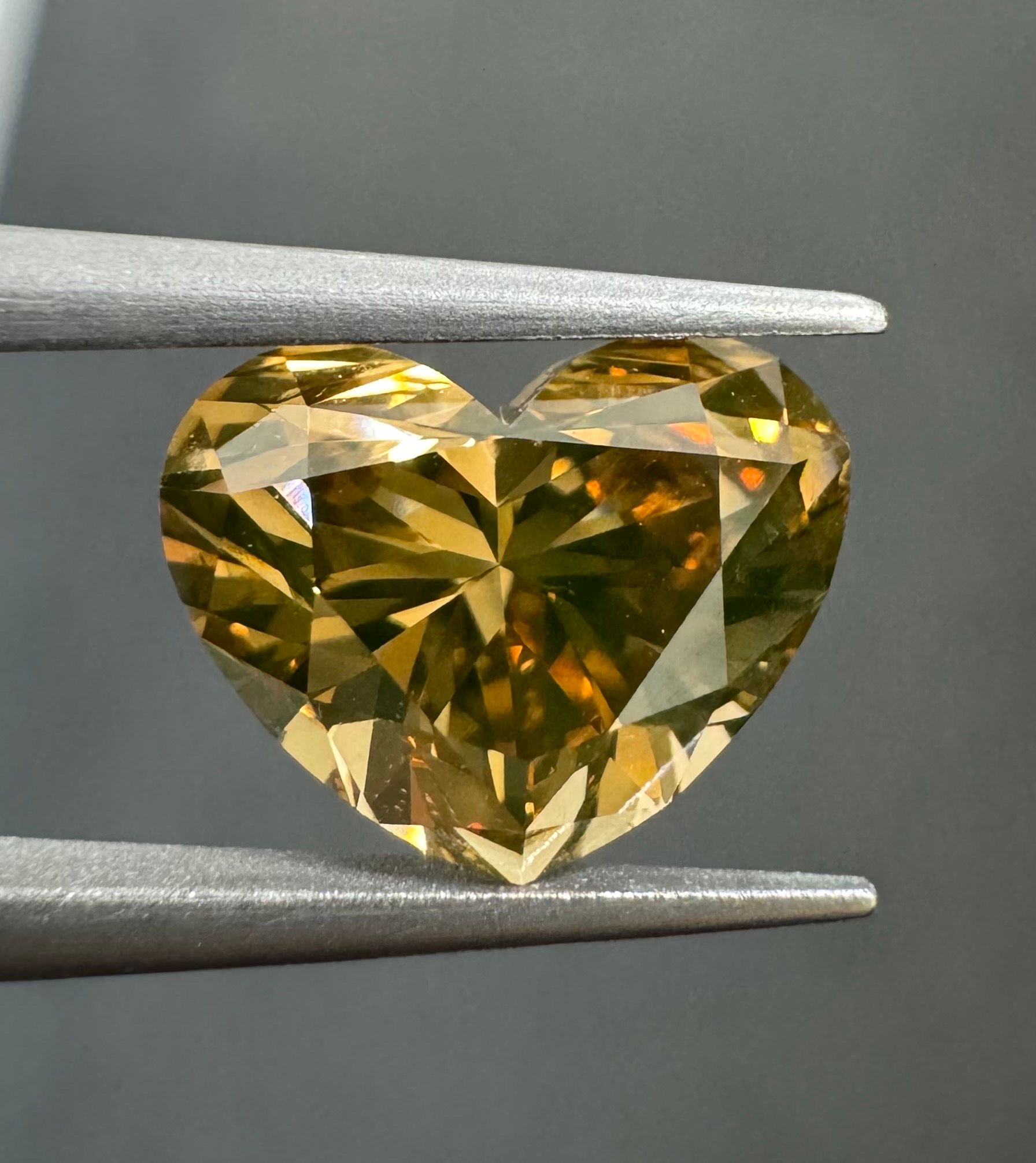 2.56ct  VVS2 HEART