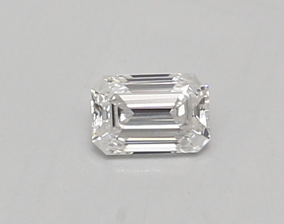 0.31ct E VS1 EMERALD