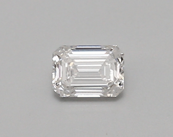 0.31 ct LabGrown Emerald E VVS2