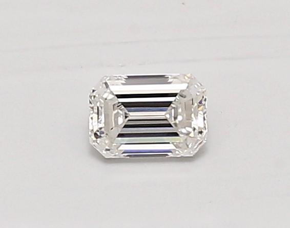 0.31 ct LabGrown Emerald E VVS2