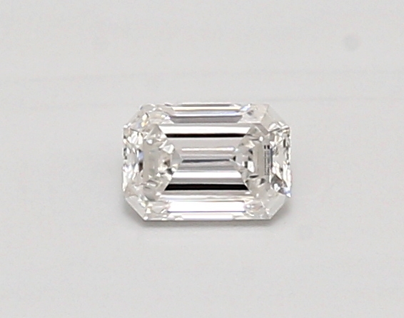 0.3 ct LabGrown Emerald E VVS2