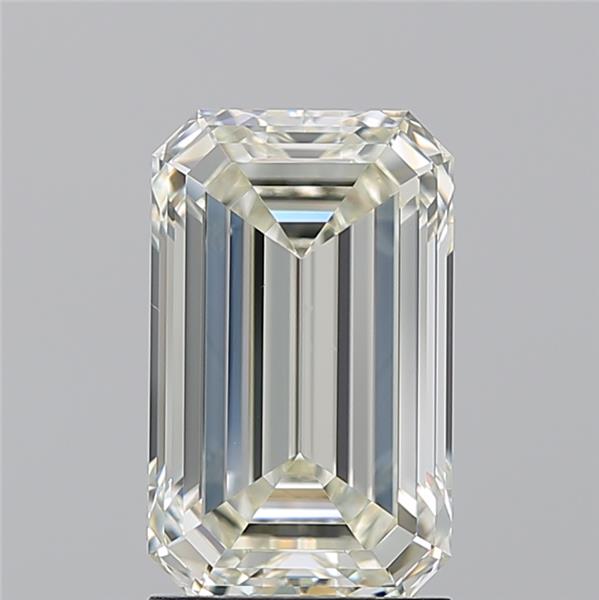 2.2ct J VS1 EMERALD