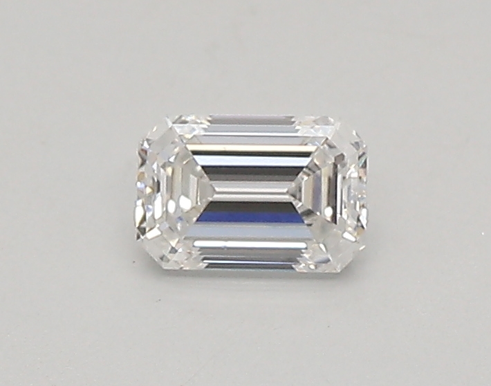0.3 ct LabGrown Emerald E VVS2