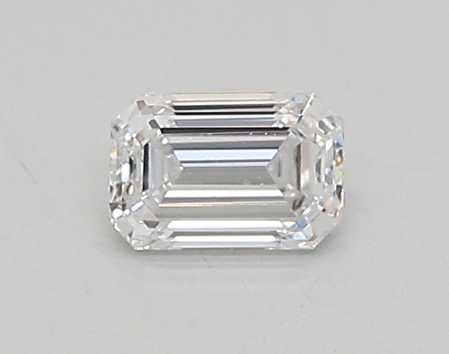 0.3 ct LabGrown Emerald D VVS2