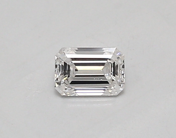 0.31 ct LabGrown Emerald E VS1